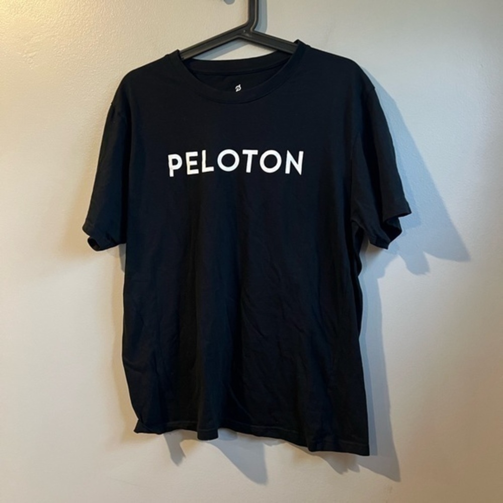 Peloton | black T-shirt